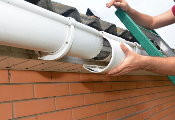 Gutter Maintenance in Mchenry