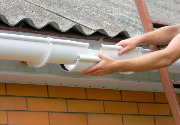 Cost of Gutter Hanging in Mchenry